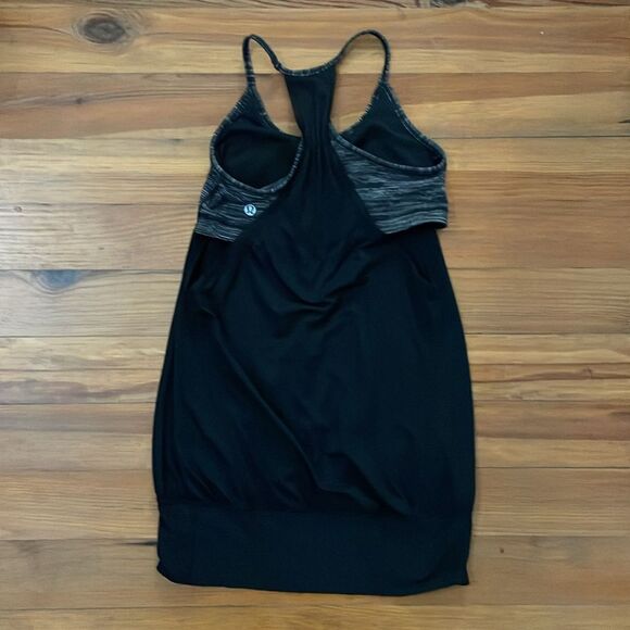 Lululemon No Limits Black Gray Tank Top with Built in Shelf Bra Womens Size 4 - Picture 6 of 10
